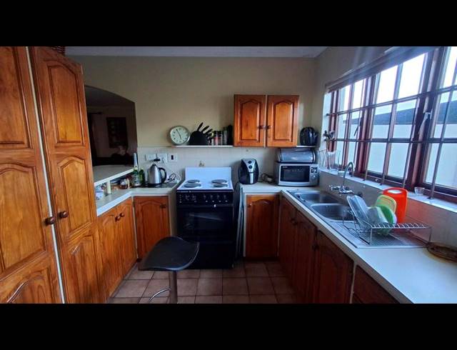 2 BEDROOM PROPERTY TO RENT IN FERNDALE